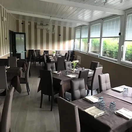 Ristorante Al Giardinetto Gæstehus *